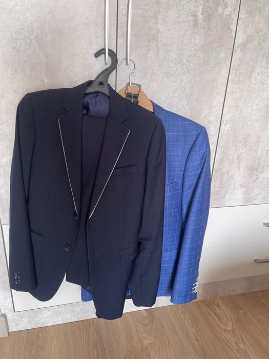 костюм НИШ и классический, брендовые куртки