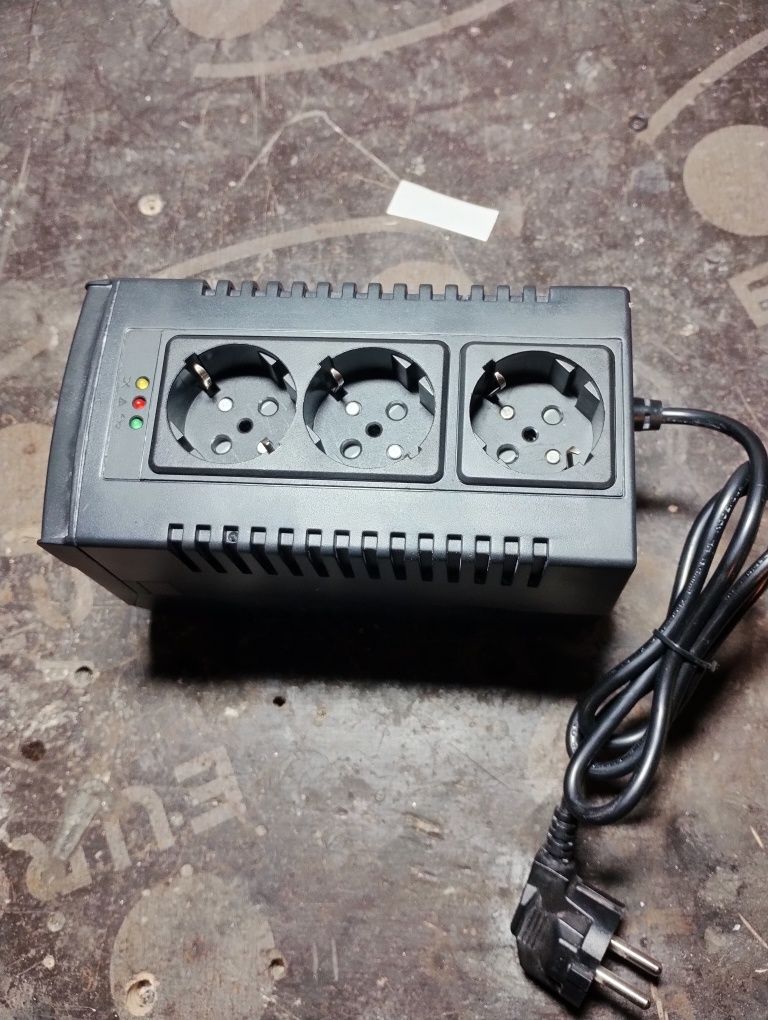 Stabilizator tensiune