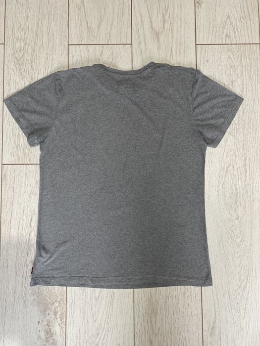 Tricou Levi’s gri