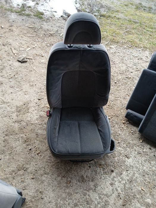 Vând bancheta +scaune Peugeot 407 2007