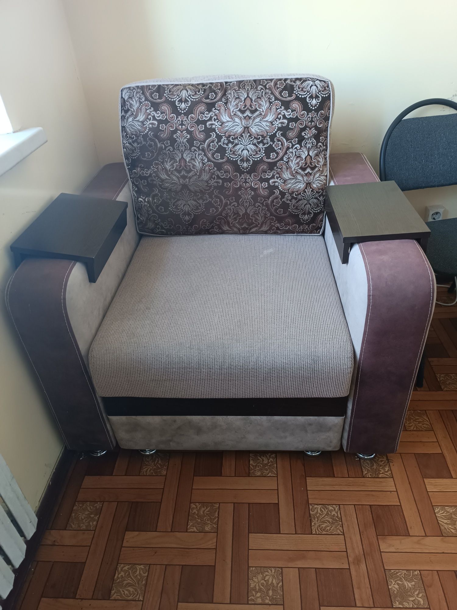 Кресло кровать  офисный