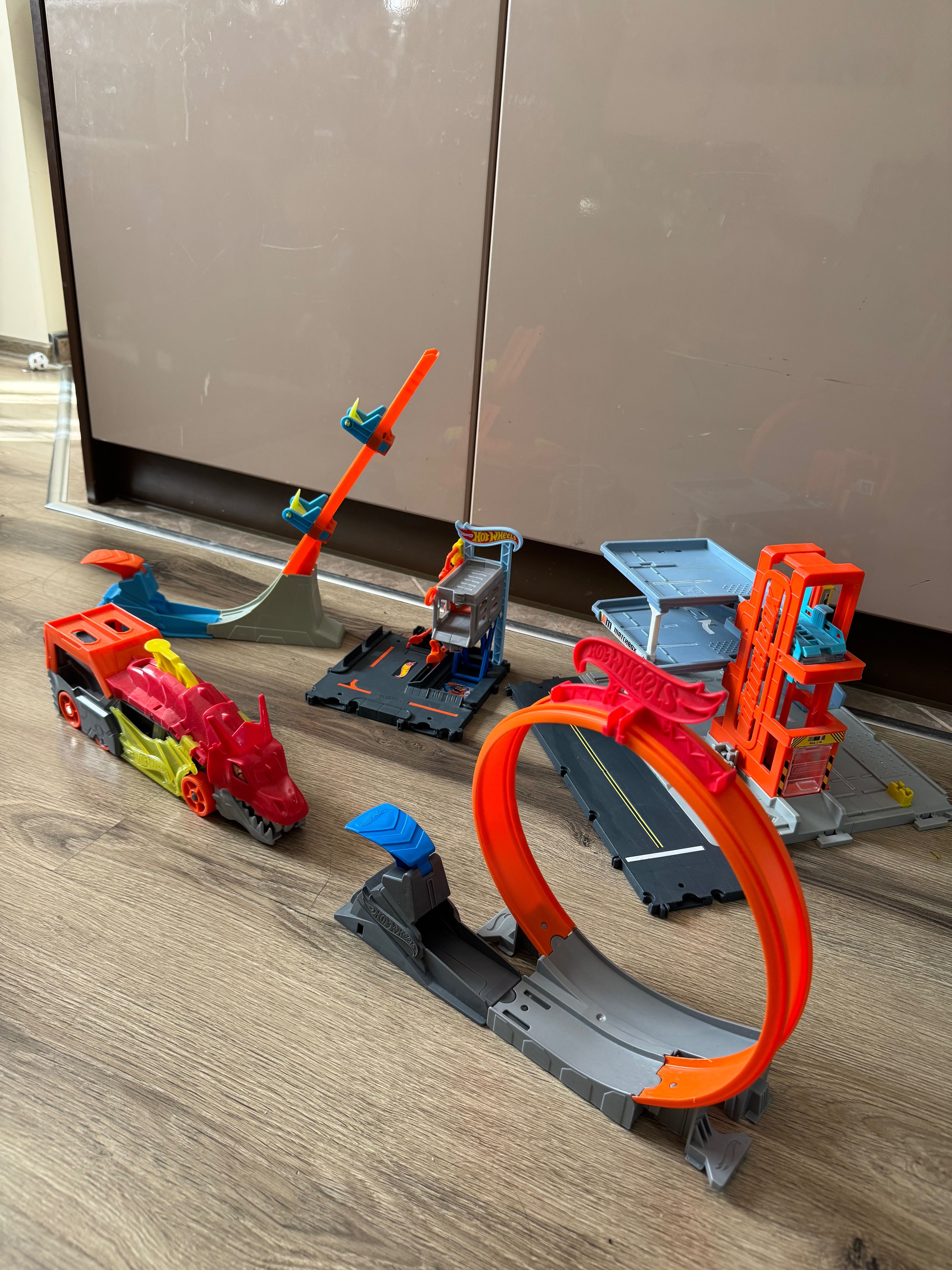 5бр. писни Hot Wheels