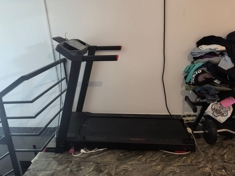 Banda de alergat RUN100E Compacta si Conectata Domyos(Cu ridicare)