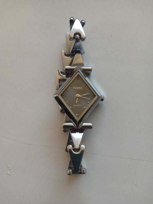 Нерабочие шикарные женские часы по цене браслета 20 тыс сум