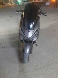 Maksi Moped GST-8