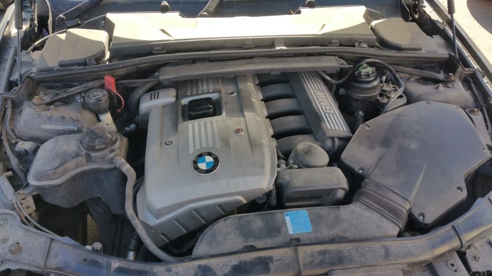 Dezmembrari  BMW 3 (E90, E91, E93, E92)  2005  > 2013 325 i Benzina