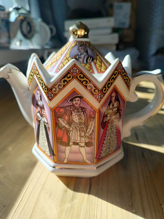 Винтидж британски чайник на Sadler Хенри VIII