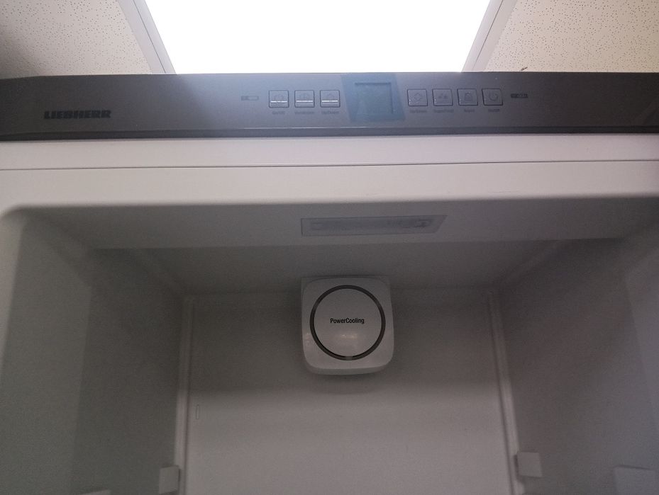 Комбиниран хладилник с фризер Liebherr КОМИКС с две години гаранция!