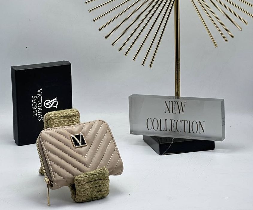 Портмоненца Victoria’s Secret