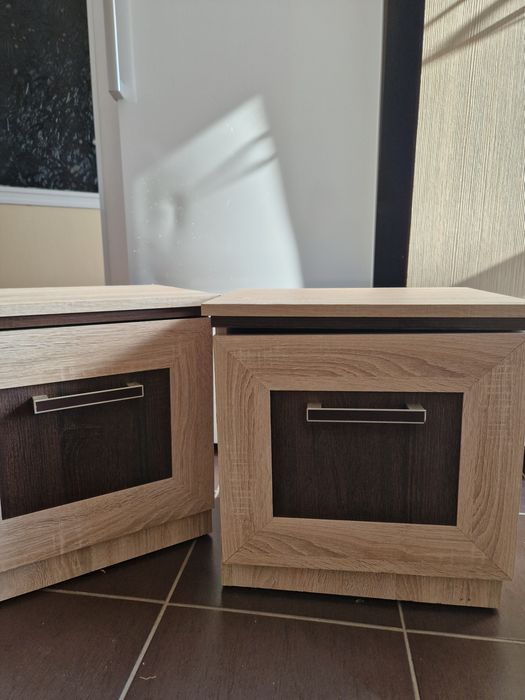 Noptiere stanga și dreapta