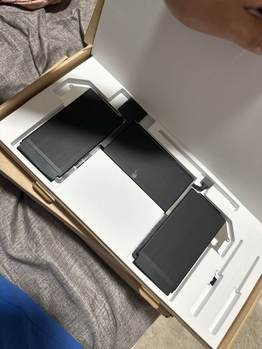 Vand baterii pentru MacBook 13” 2015-2020