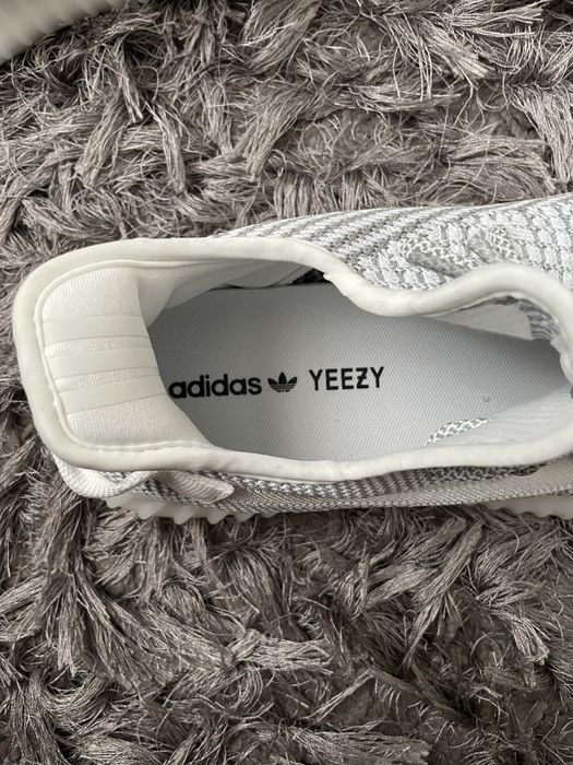 Yeezy Boost 350 albi 42 noi