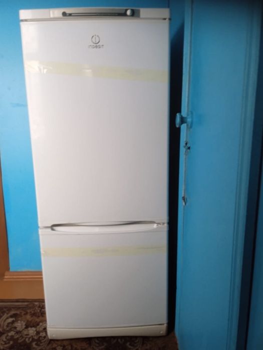 Продам холодильник