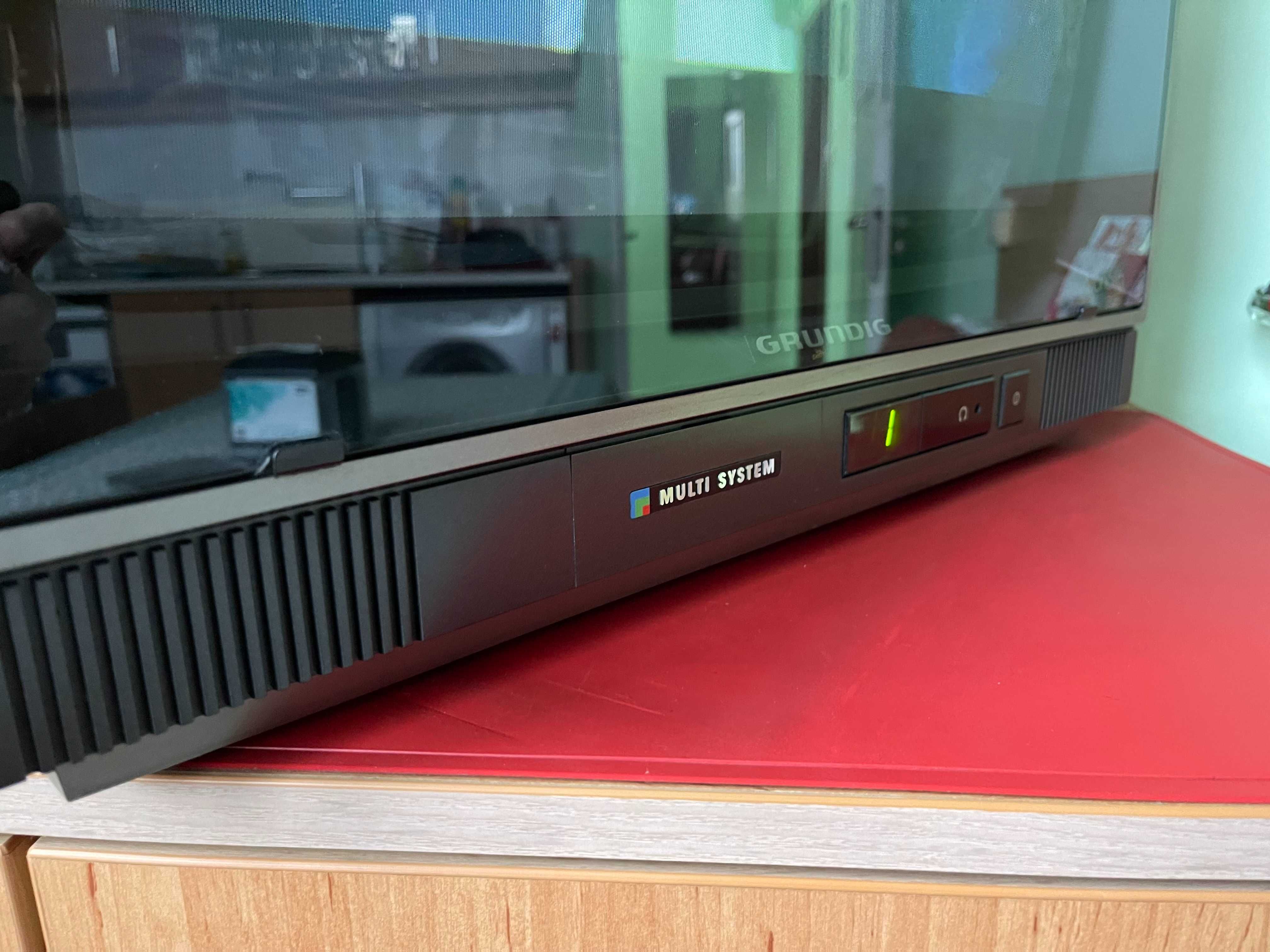 Телевизор Grundig Monolith 1986г.
