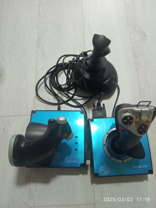 Vând Saitek X45 simulatoare