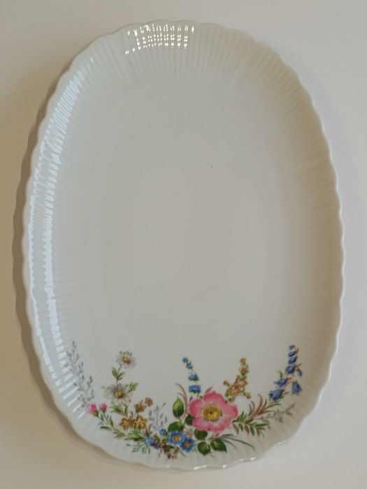 Ретро порцеланово плато 32(22см