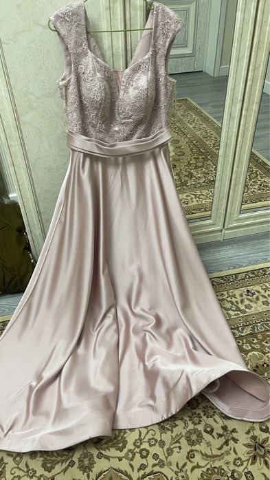 Платье вечернее