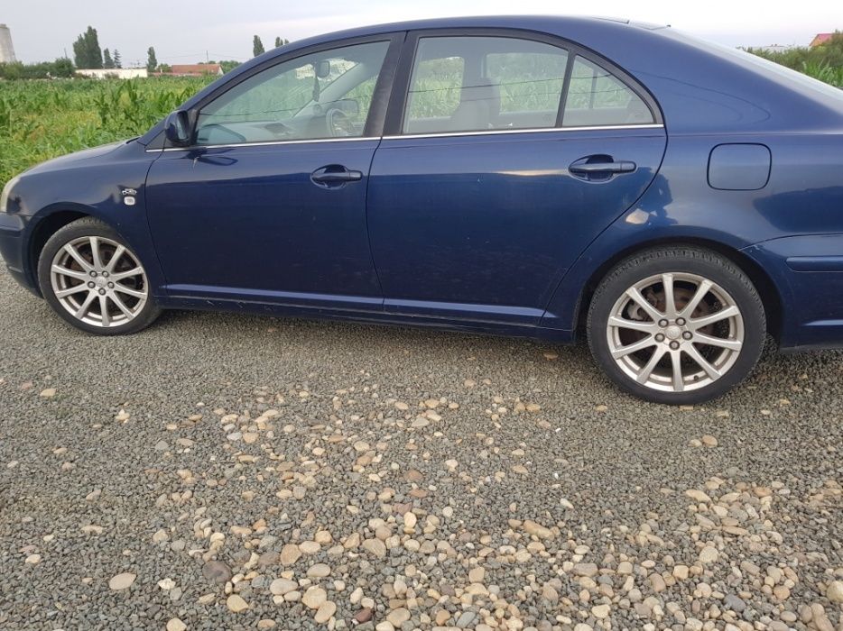 Dezmembrez Toyota Avensis 2.0 D4D 2005