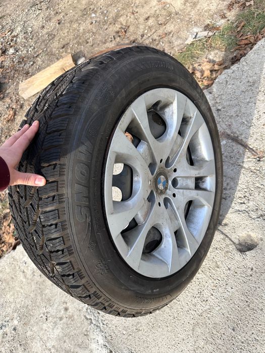 4 roti pe 17" 225/55 cu jante originale BMW