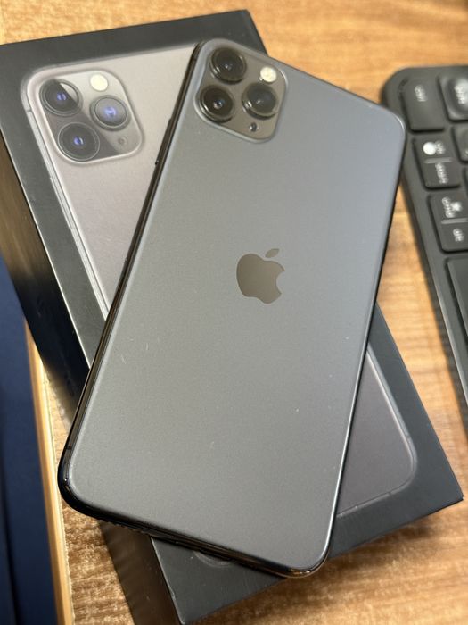 Iphone 11 ProMax 512 в илеальном состоянии.