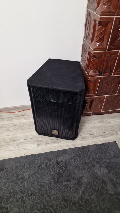 Vând boxe profesionale