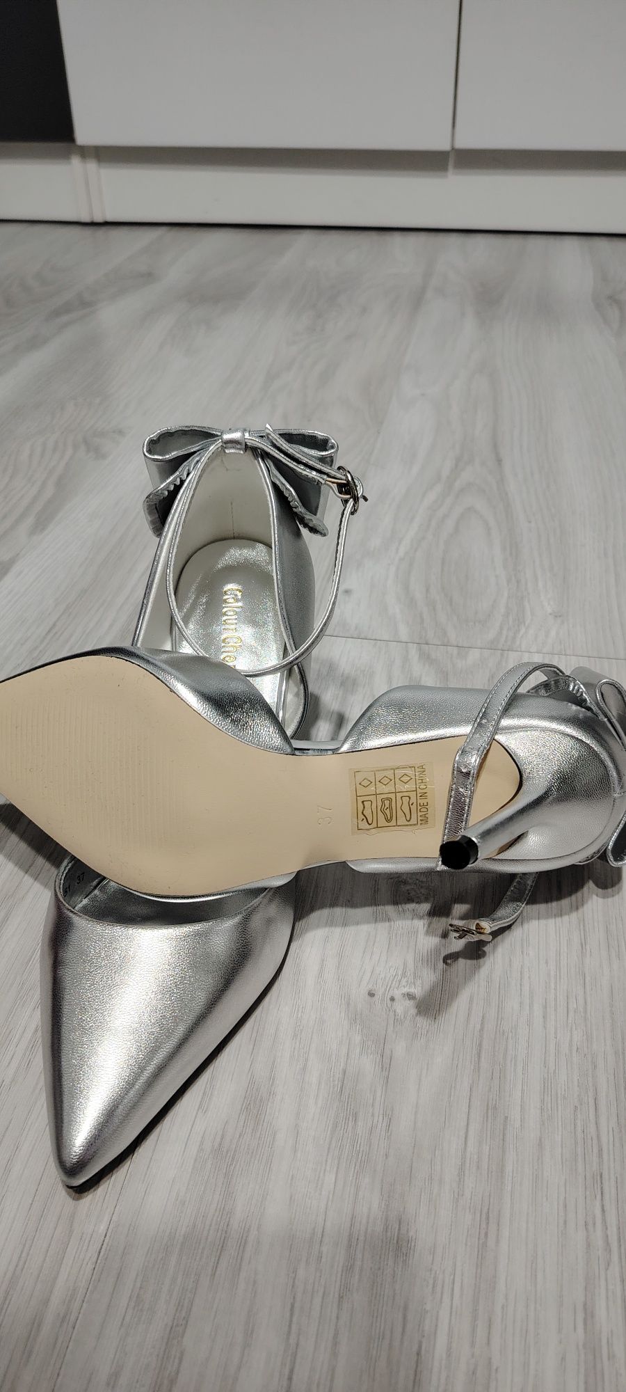 Pantofi eleganți pentru ocazii speciale