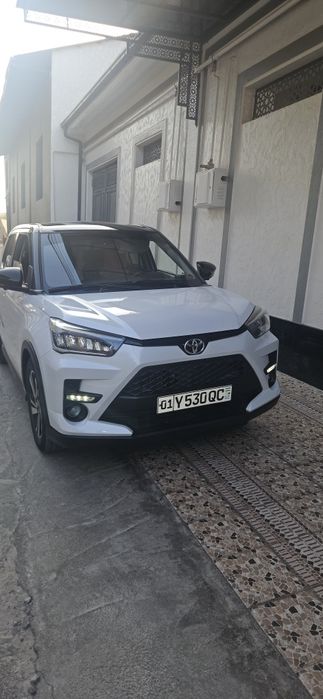 Срочна продаётся TOYOTA RAIZE