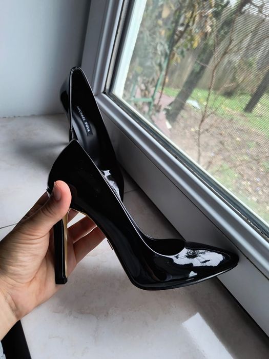 Pantofi Stiletto negri firma Michael Souls, Amazon