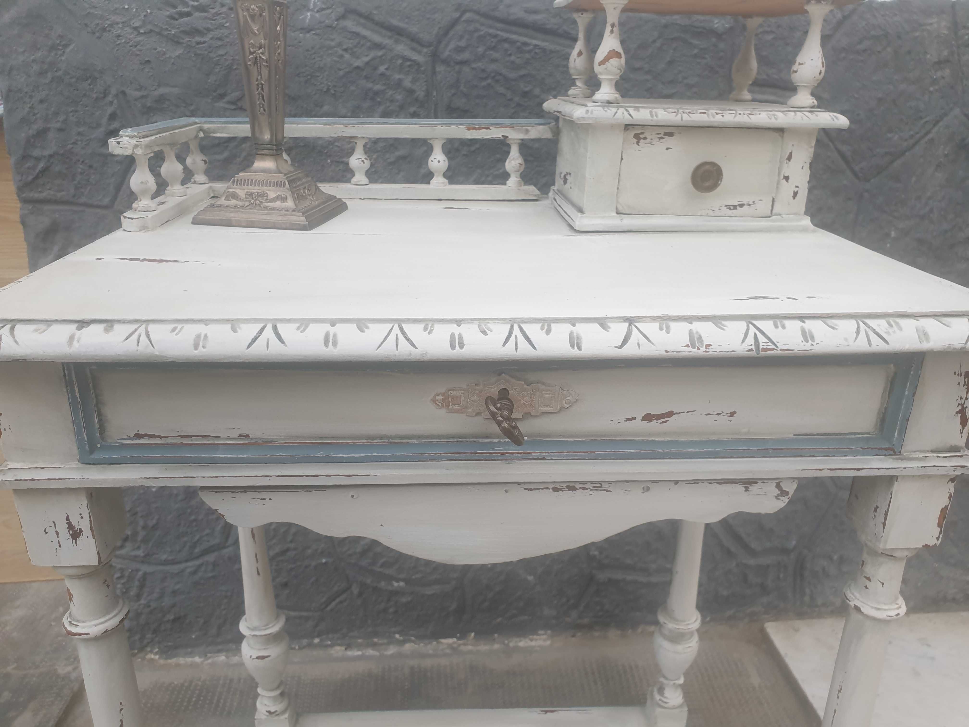 Mobilier lemn masiv