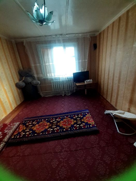 Sputnik 8   2  xonali  1  chi  etaj   srochni  sotamiz  36 000 $