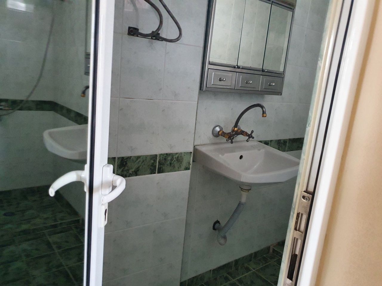 Продава се Къща в Велико Търново, Колю Фичето - 340 кв.м за 883 €/кв.м - Снимка #5