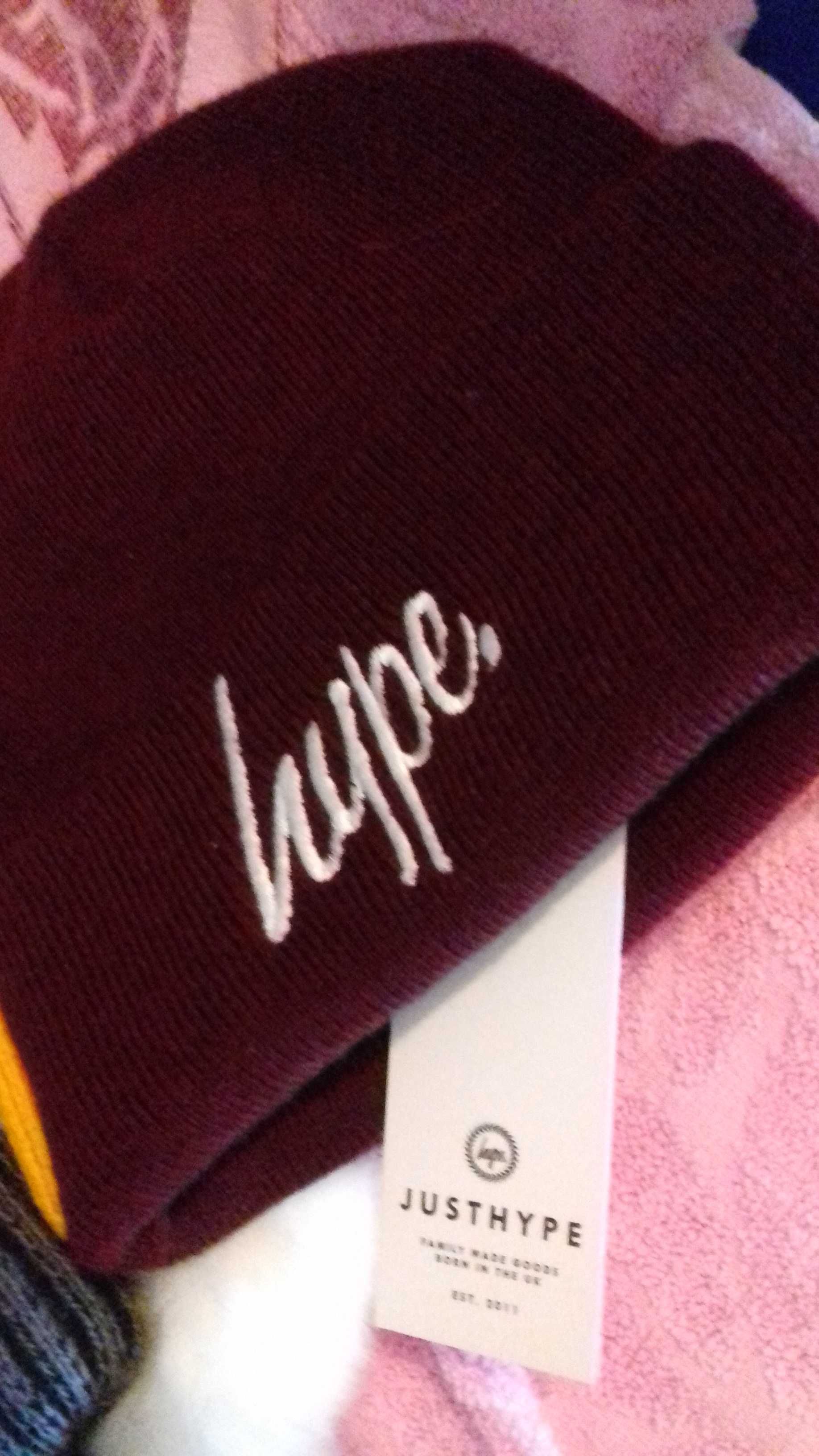 vand   caciula   HYPE  si  caciula  REEBOK noi  mar xl