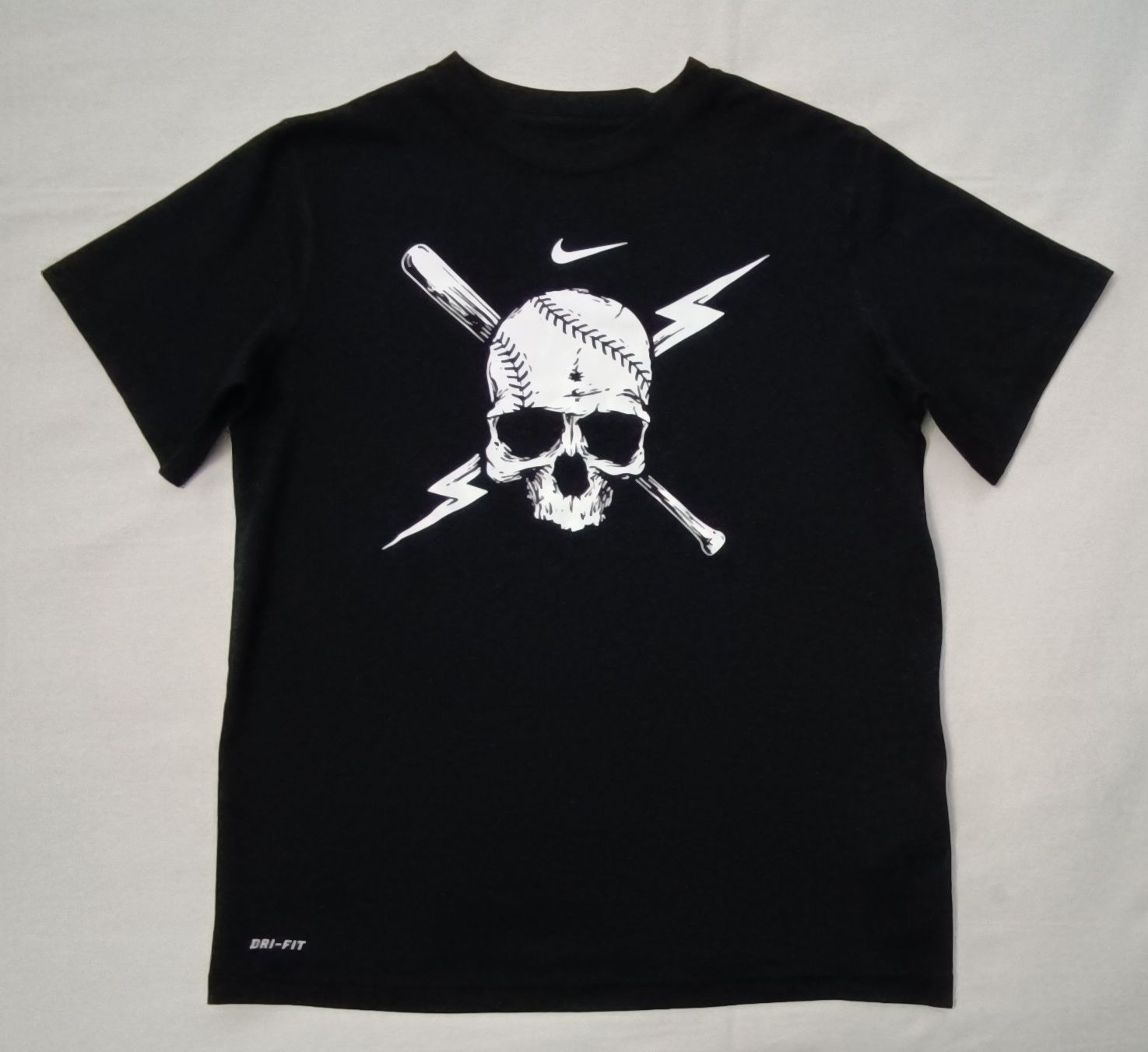 Nike DRI-FIT оригинална тениска ръст 137-147см Найк спорт фланелка