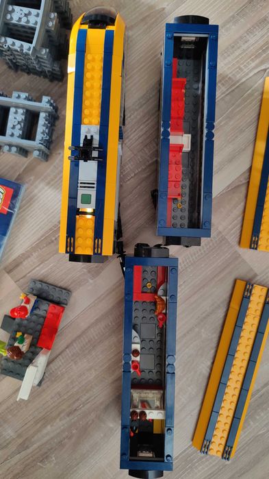 LEGO City 60197 - Tren Pasageri
