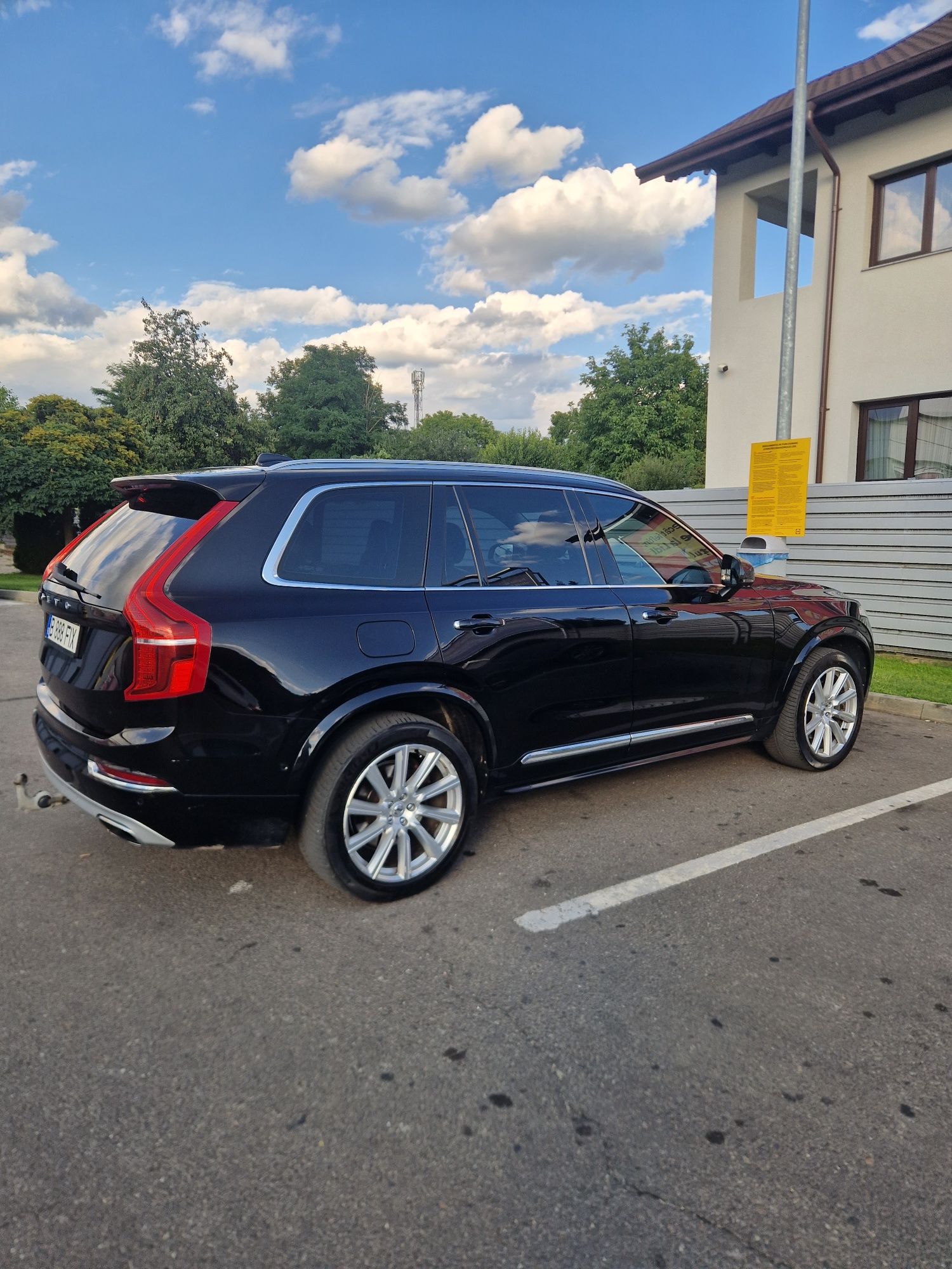 Volvo XC90 2.0 T8 Hibrid Plug-in 4x4 Automatic  7 locuri Benzina/Elect