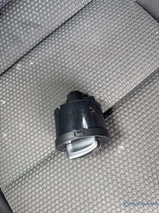 Bloc lumini VOLKSWAGEN GOLF VI 5K1_ 2008 - 2012 TDi BlueMotion CAYC 3C8941431