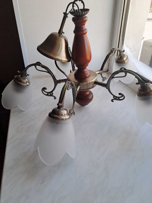 Продам люстру 5-ти рожковую