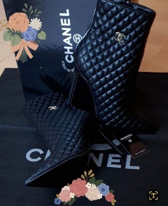 Botine elegante,toc stiletto, logo metalic auriu, saculet, etichetă