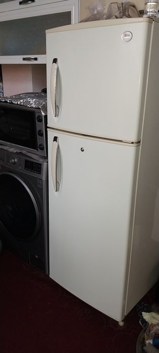 LG  muzlatgichl sotiladi.