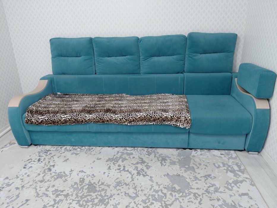 Продам диван в гостинную