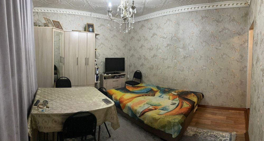 Продаем пол дома на два входа