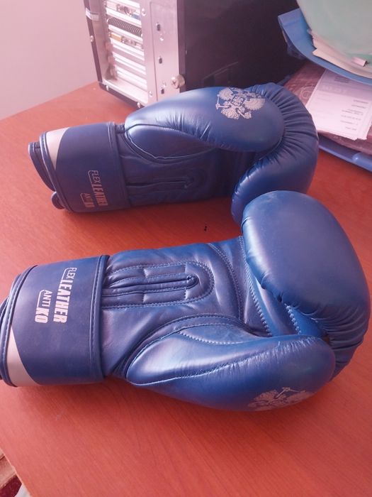 Продам боксёрские перчатки