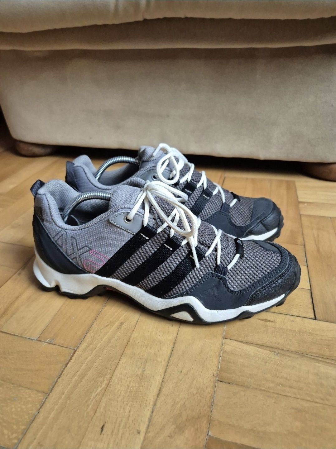 Ghete drumeție Adidas AX2 K, Tehnologiile Traxion® și EVA - 39 1/3