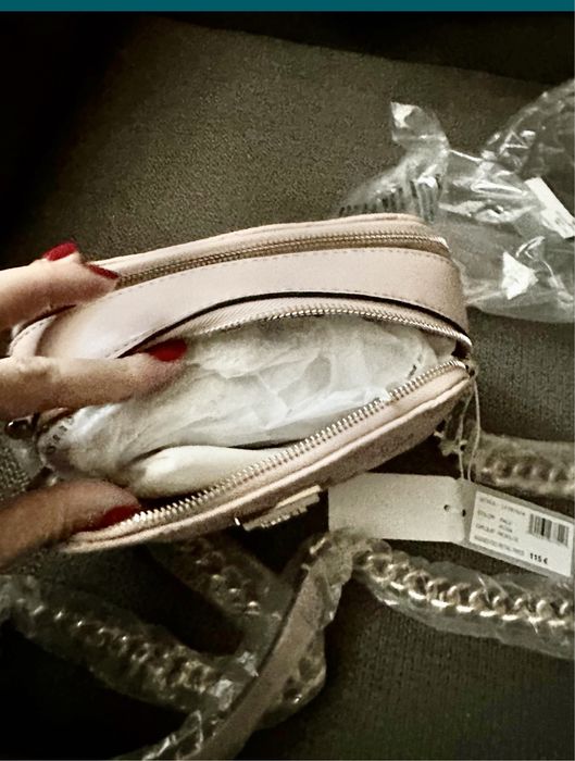 GUESS Чанта guess в розово