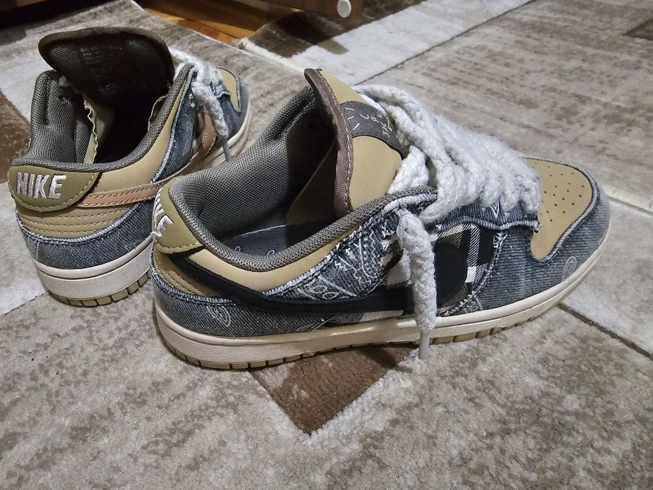 Nike SB Dunk Low Travis Scott