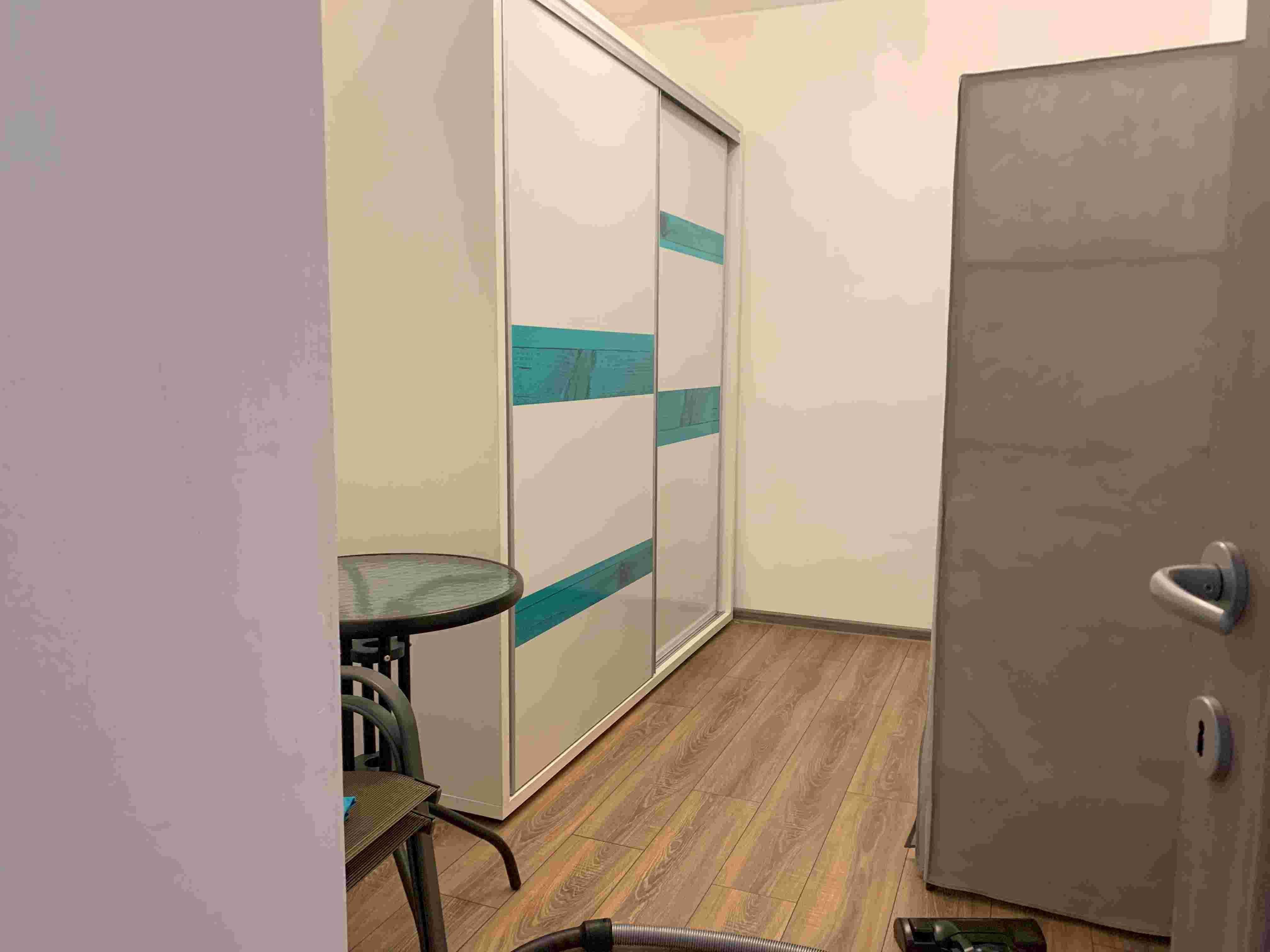 Proprietar inchiriez apartament,parcare,profi str Portelanului