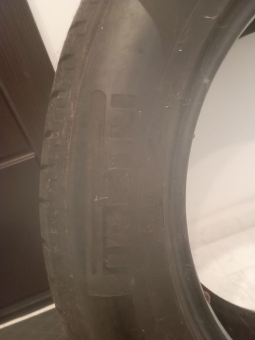 Vând 4 anvelopele iarna