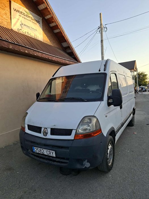 Vând Renault master