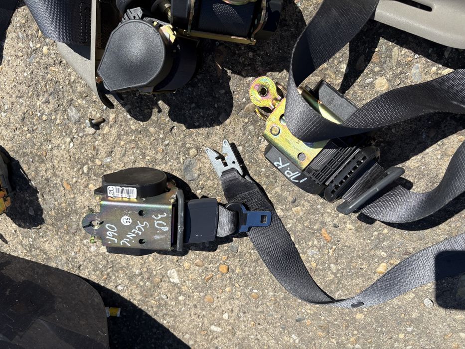 Renault Scenic 2005 година Предпазни Колани