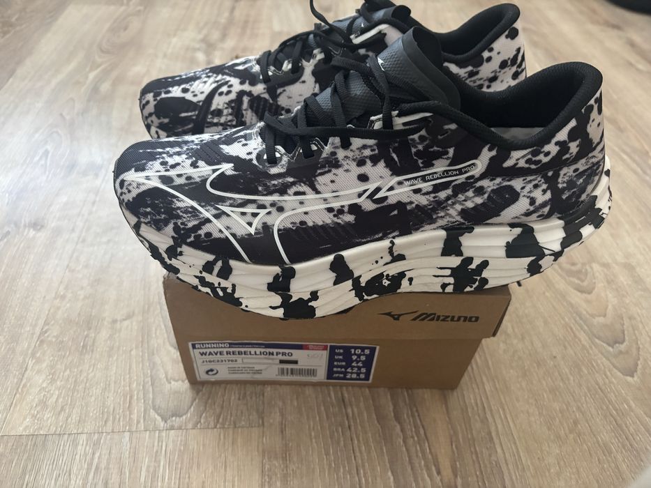 Mizuno Wave Rebellion Pro Kakizome edition